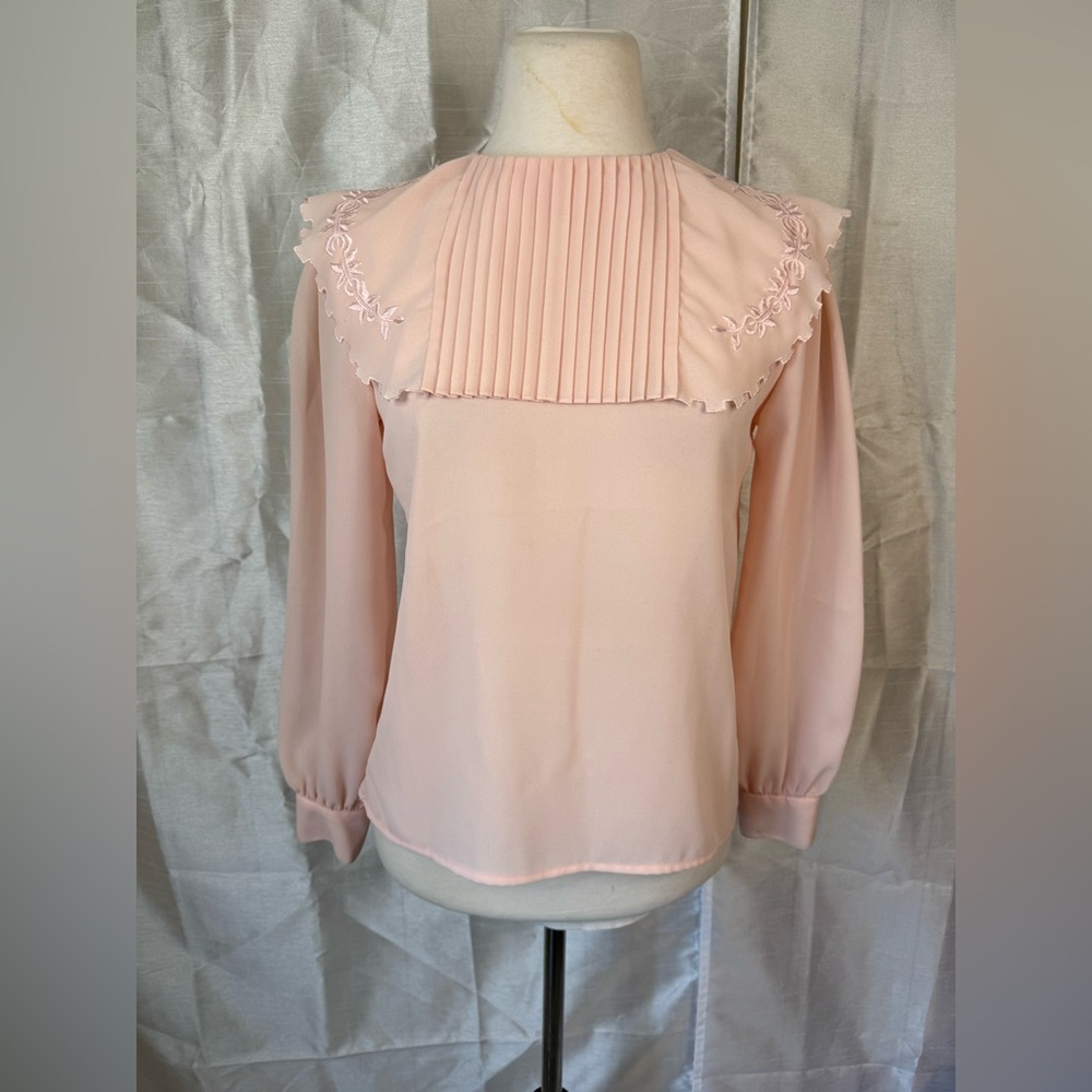 Elegant vintage Pink Blouse with Embroidered Details